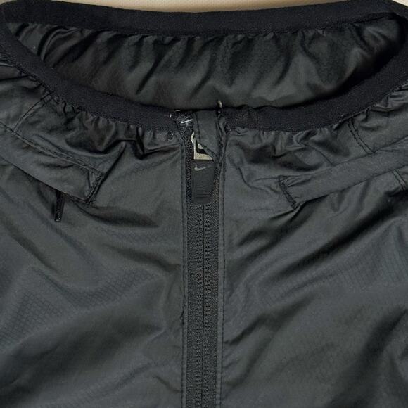 Nike Storm-Fit Women’s Black Hooded Windbreaker Jacket Size Large Waterproof - Picture 10 of 11
